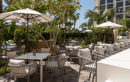 Bella's Splash Pool Bar